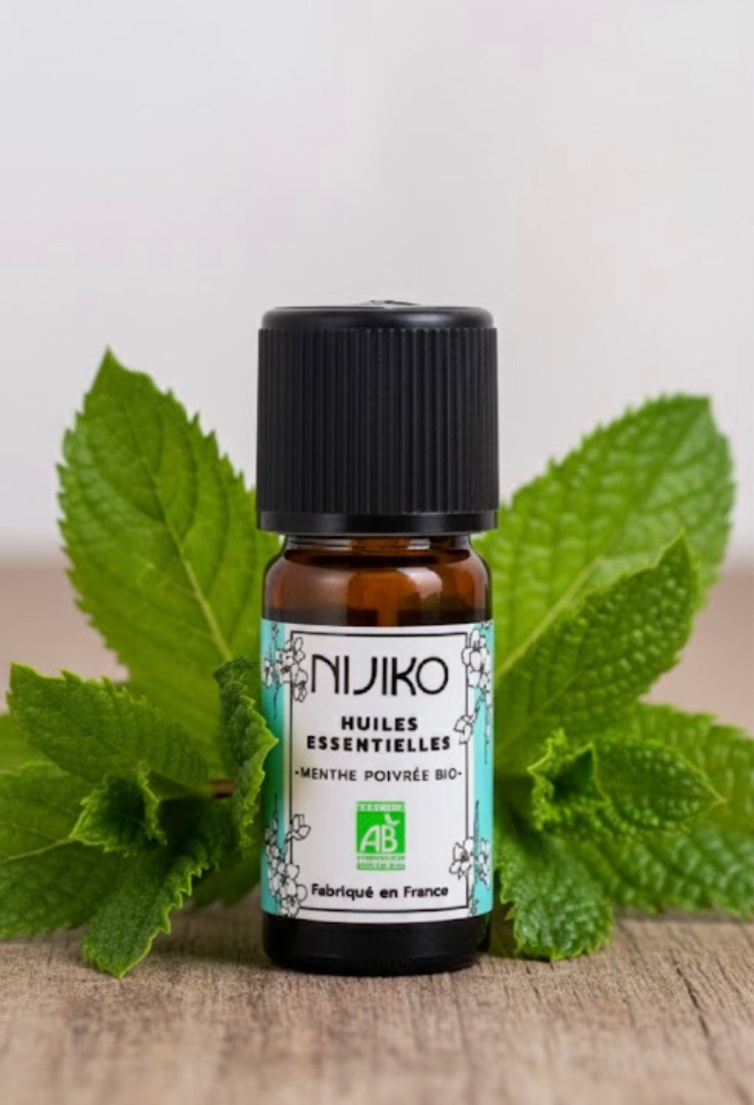 Huile Essentielle de Menthe Poivrée Bio – Apaisante & Rafraîchissante