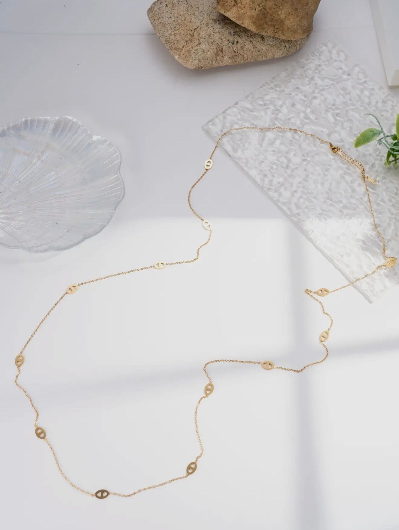 Collier sautoir doré