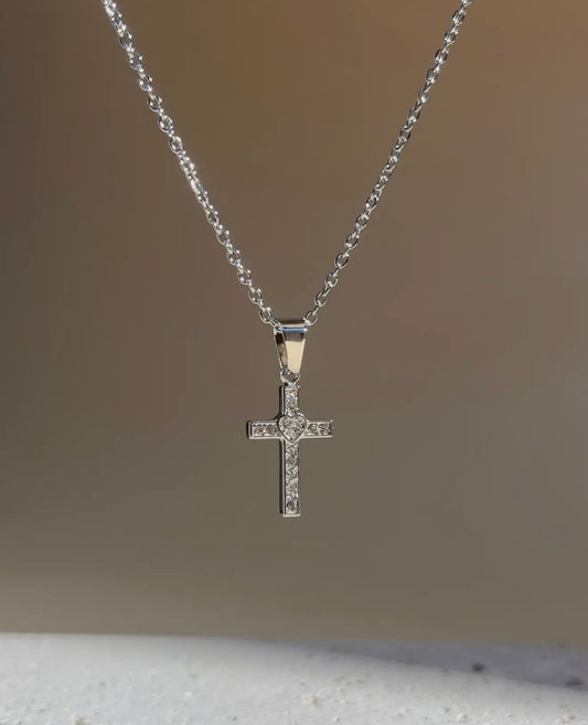 Collier croix minimaliste avec strass
